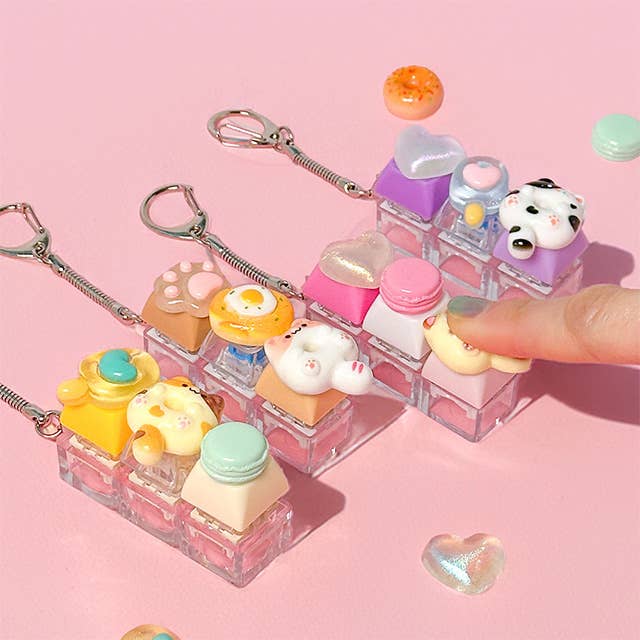 Trending DIY Keyboard Keychain Kit – Clickable 3-Keycap Set!
