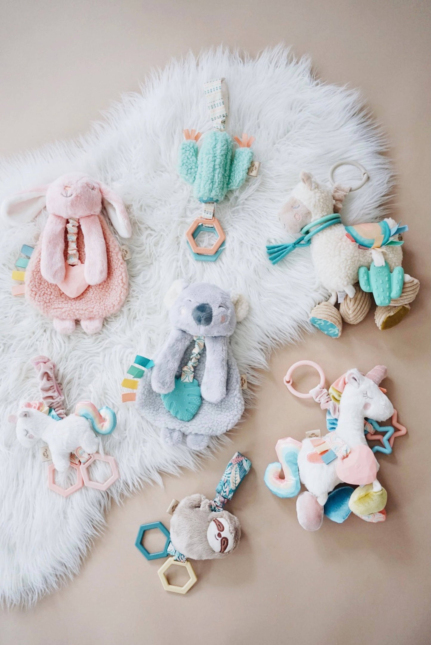 Itzy Friends Link & Love  Activity Plush with Teether Toy