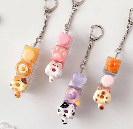 Trending DIY Keyboard Keychain Kit – Clickable 3-Keycap Set!